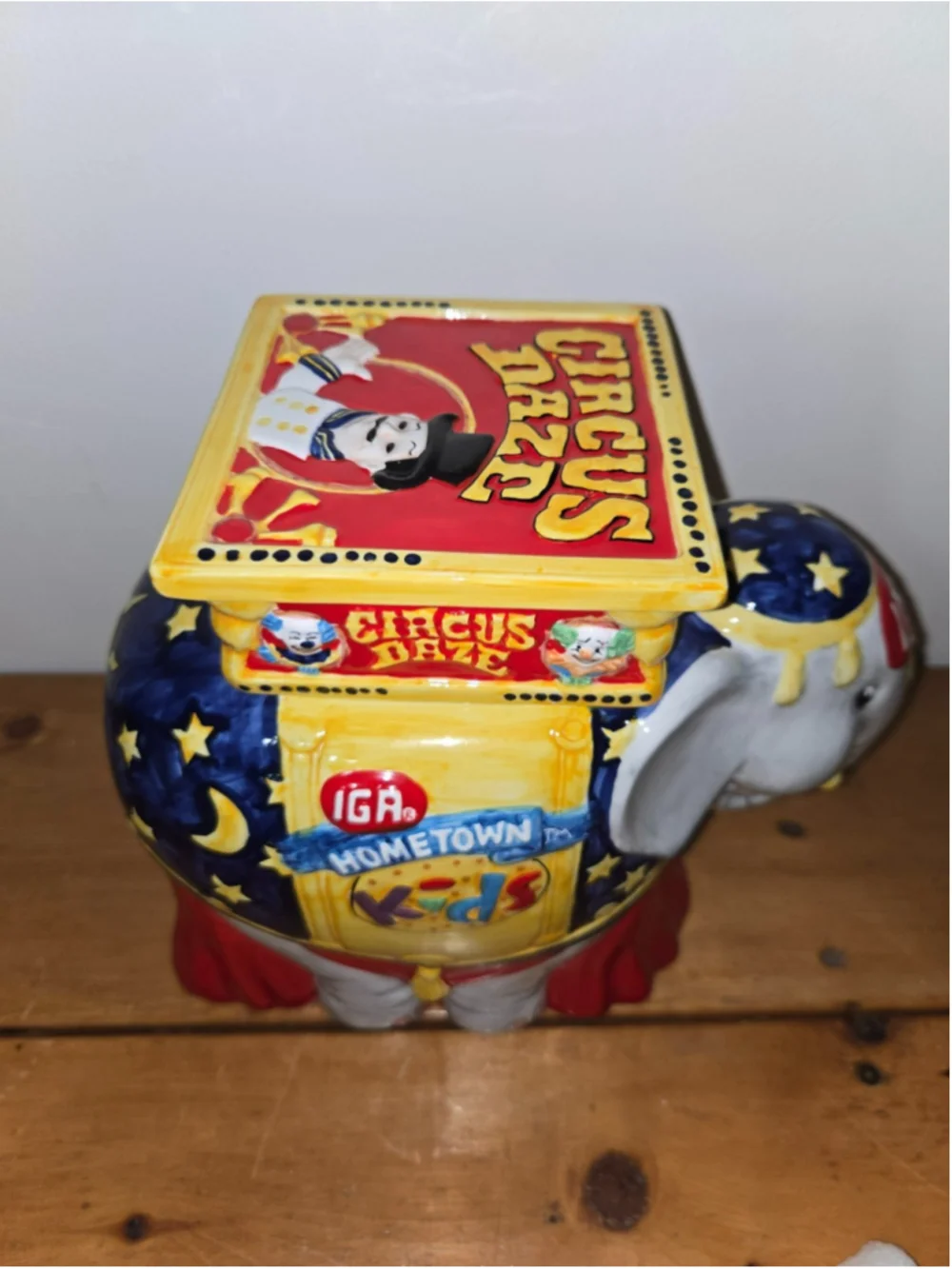 1998 IGA Circus Daze Special Edition Elephant Ceramic Cookie Jar W/ Original box